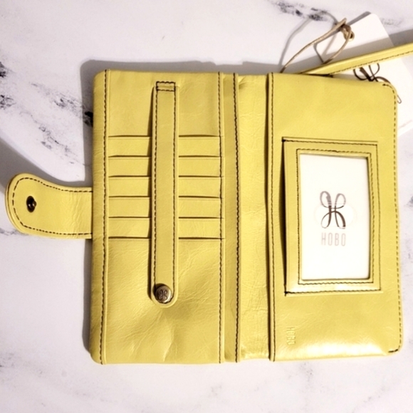 NWT HOBO Marshal Lemon Grass Leather Wallet/Wristlet with Wanderlust Lining - Picture 6 of 10